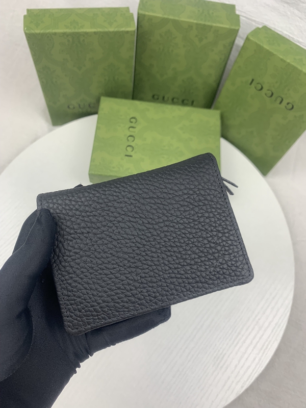 グッチ財布コピー背面デザイン